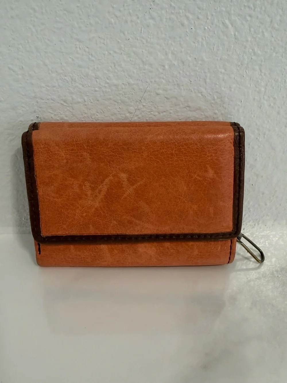 Hobo wallet w key chain clip floral interior orange leather coin